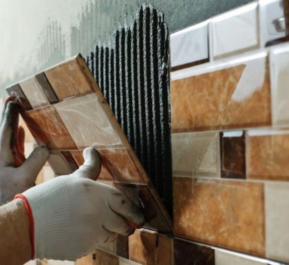 Here are key factors to consider when selecting the ideal tile adhesive.